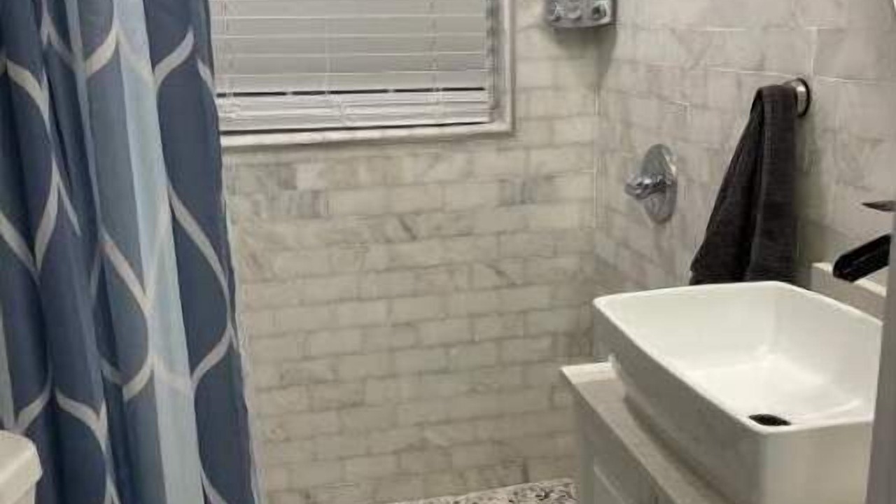 Photo of Bathroom in Lakeshore South