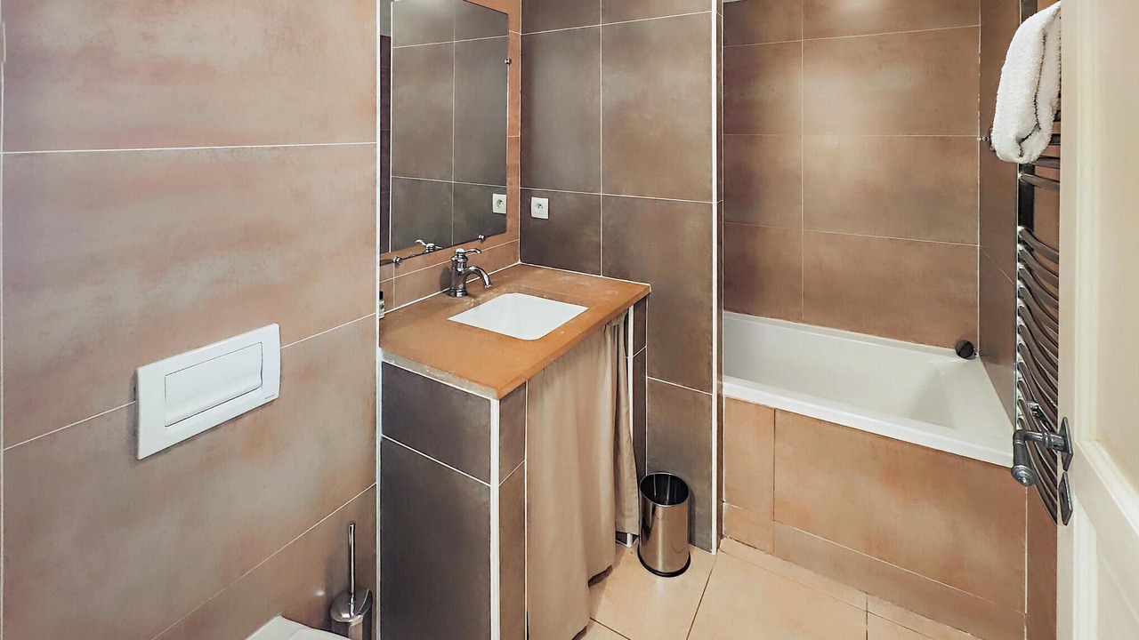 Photo of Bathroom in Saint-Laurent-de-la-Cabrerisse