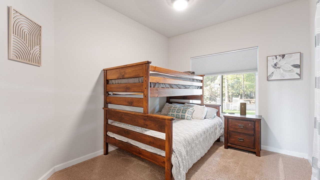 Photo of Bedroom in Apple Hill