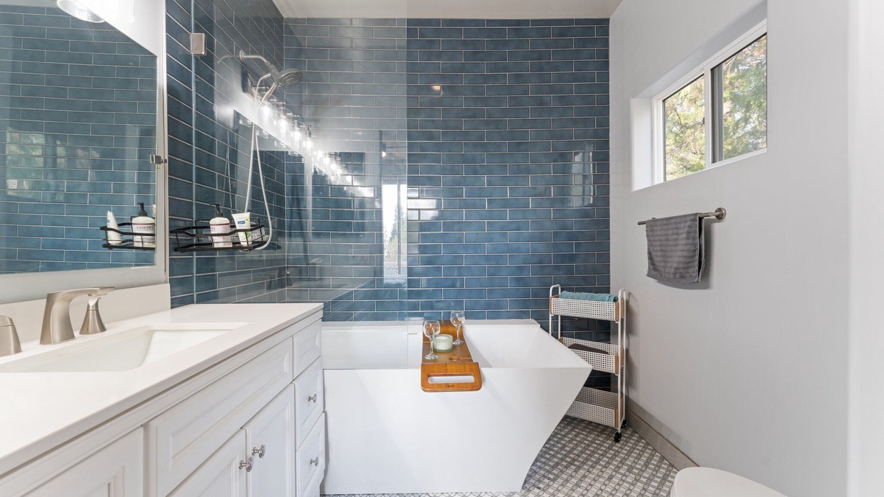 Photo of Bathroom in Apple Hill