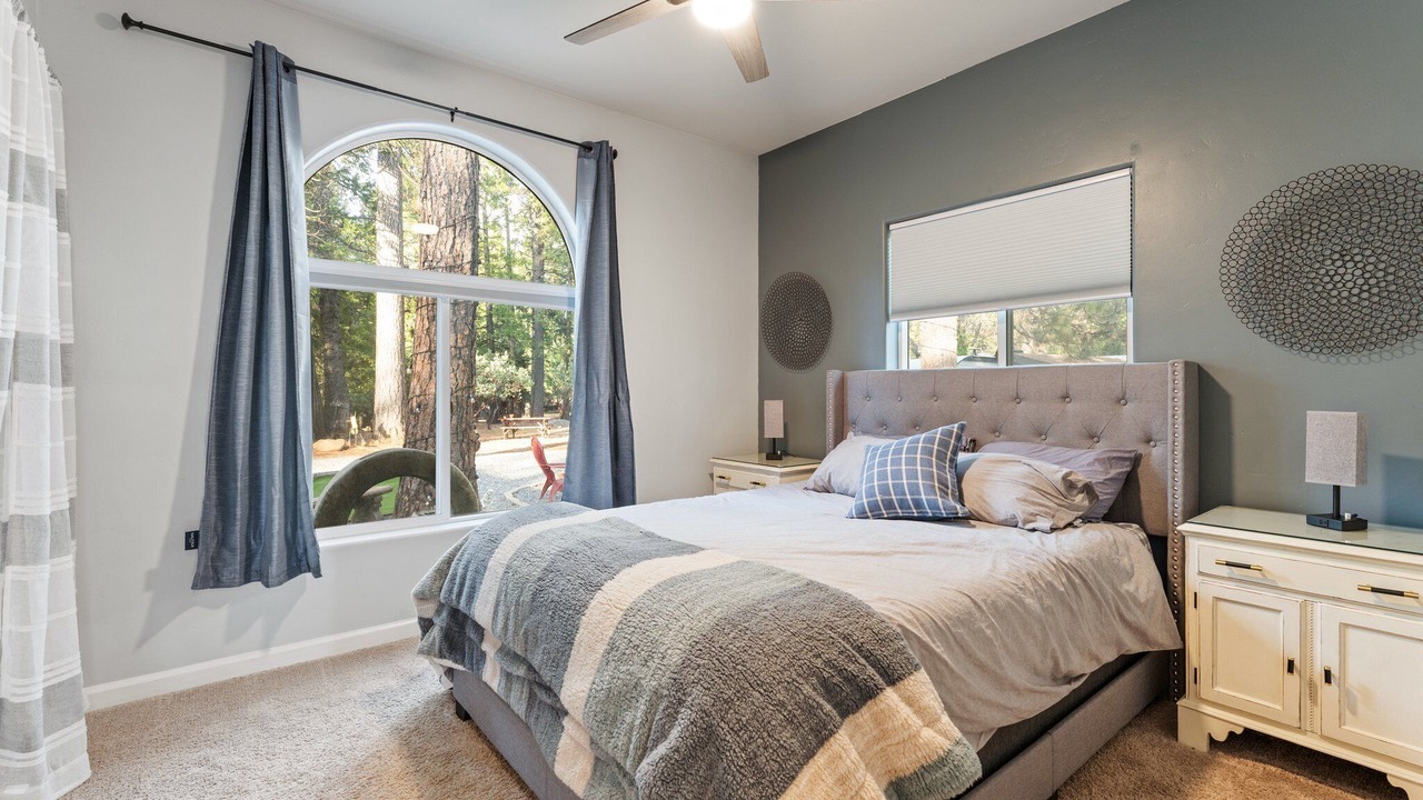 Photo of Bedroom in Apple Hill