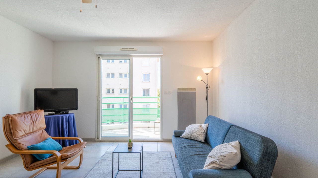 Photo of Livingroom in Convention