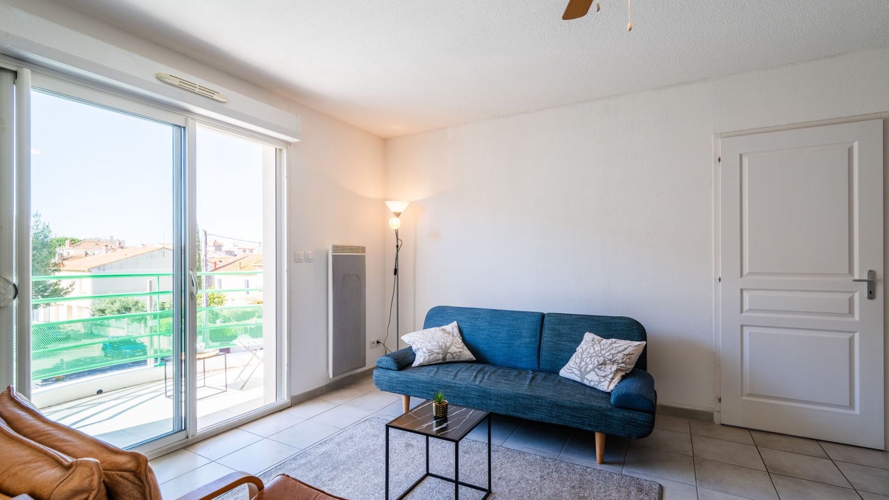 Photo of Livingroom in Convention