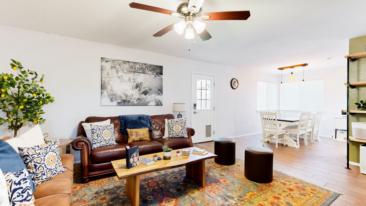 Photo of Livingroom in Greenslopes At Lake Creek