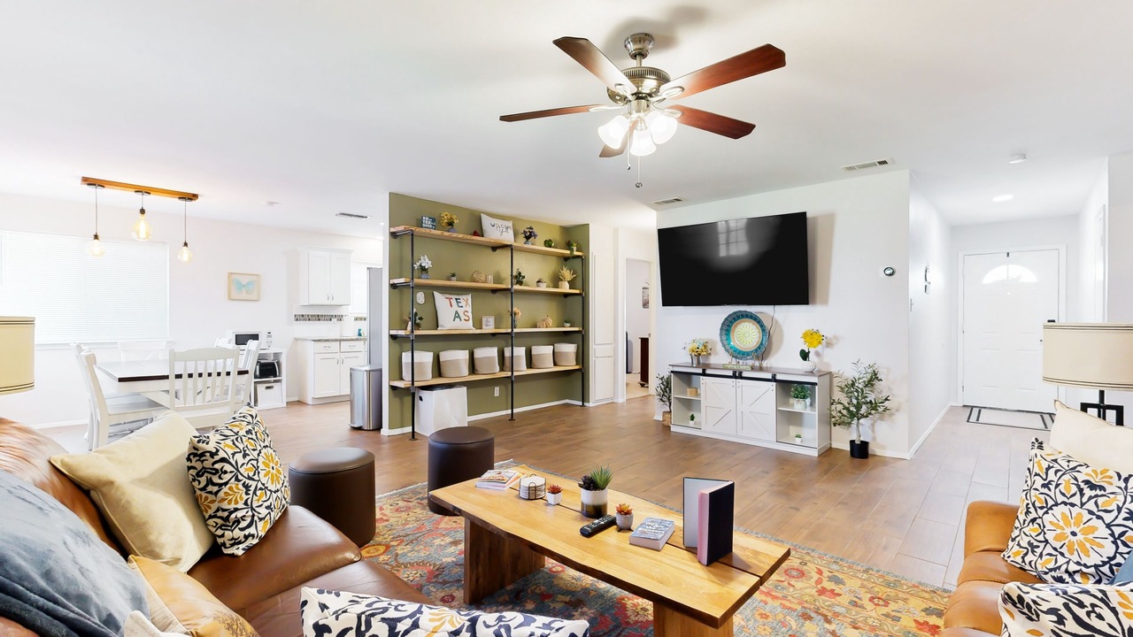 Photo of Livingroom in Greenslopes At Lake Creek