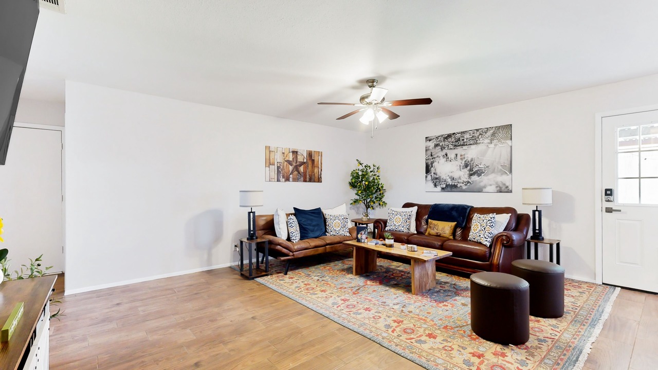 Photo of Livingroom in Greenslopes At Lake Creek
