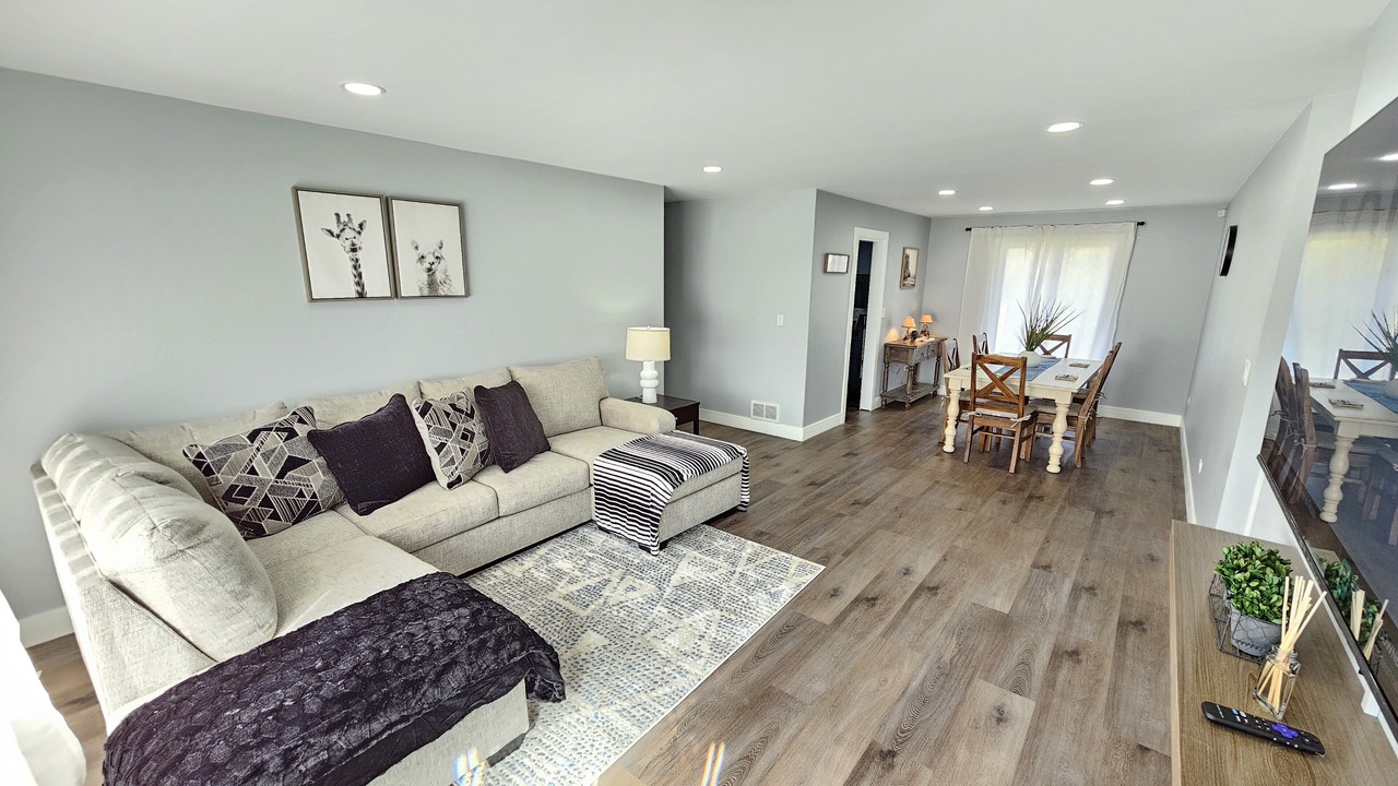 Photo of Livingroom in Gurnee