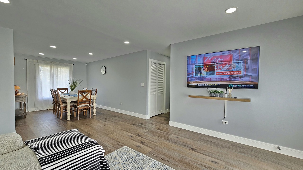 Photo of Livingroom in Gurnee