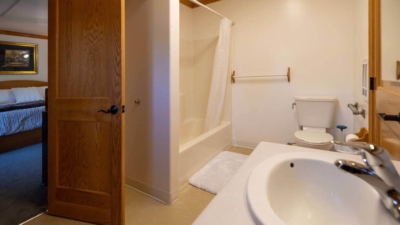 Photo of Bedroom in Hot Springs