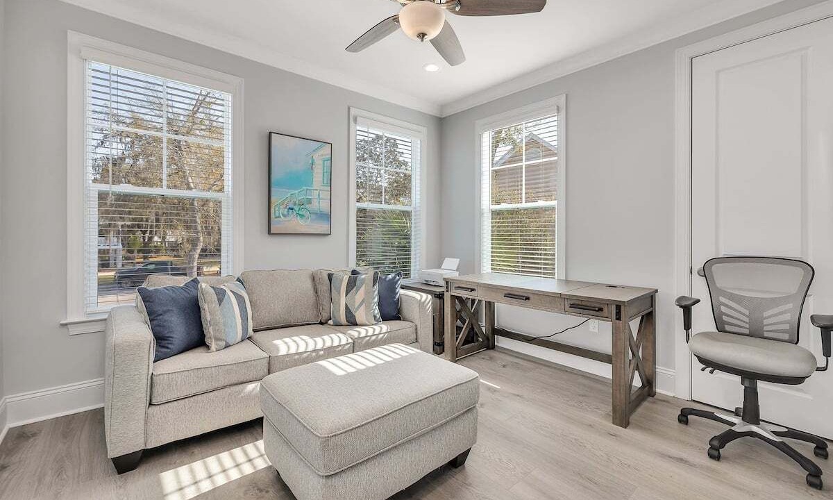 Photo of Livingroom in Saint Simons Heights