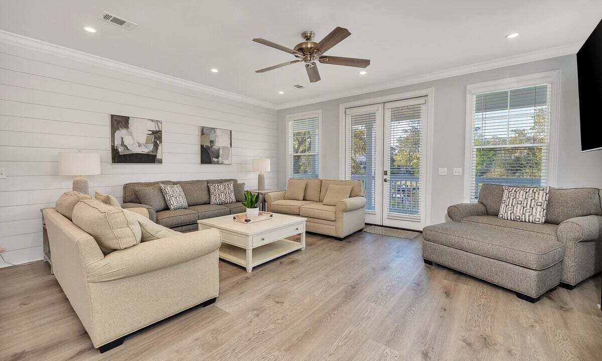 Photo of Livingroom in Saint Simons Heights