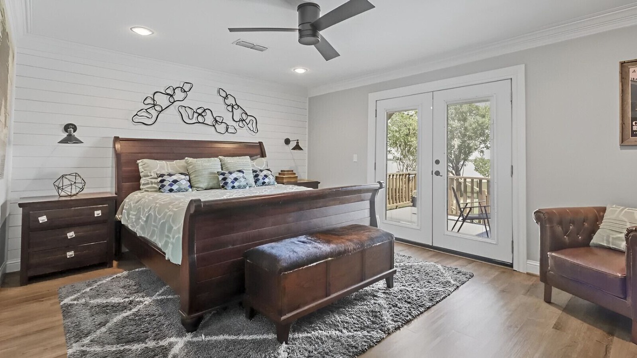 Photo of Bedroom in Lakewood Village