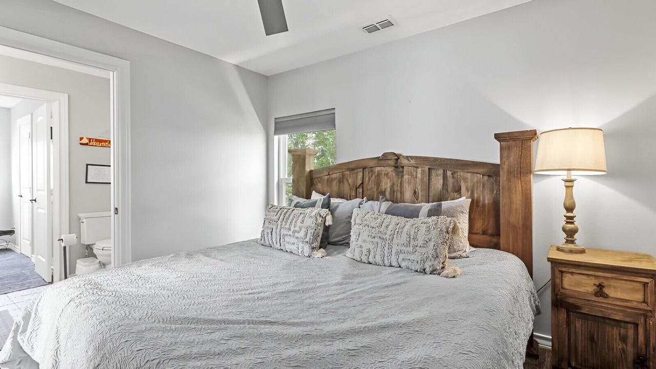 Photo of Bedroom in Lakewood Village