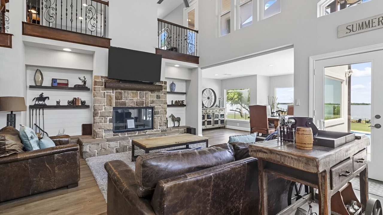 Photo of Livingroom in Lakewood Village