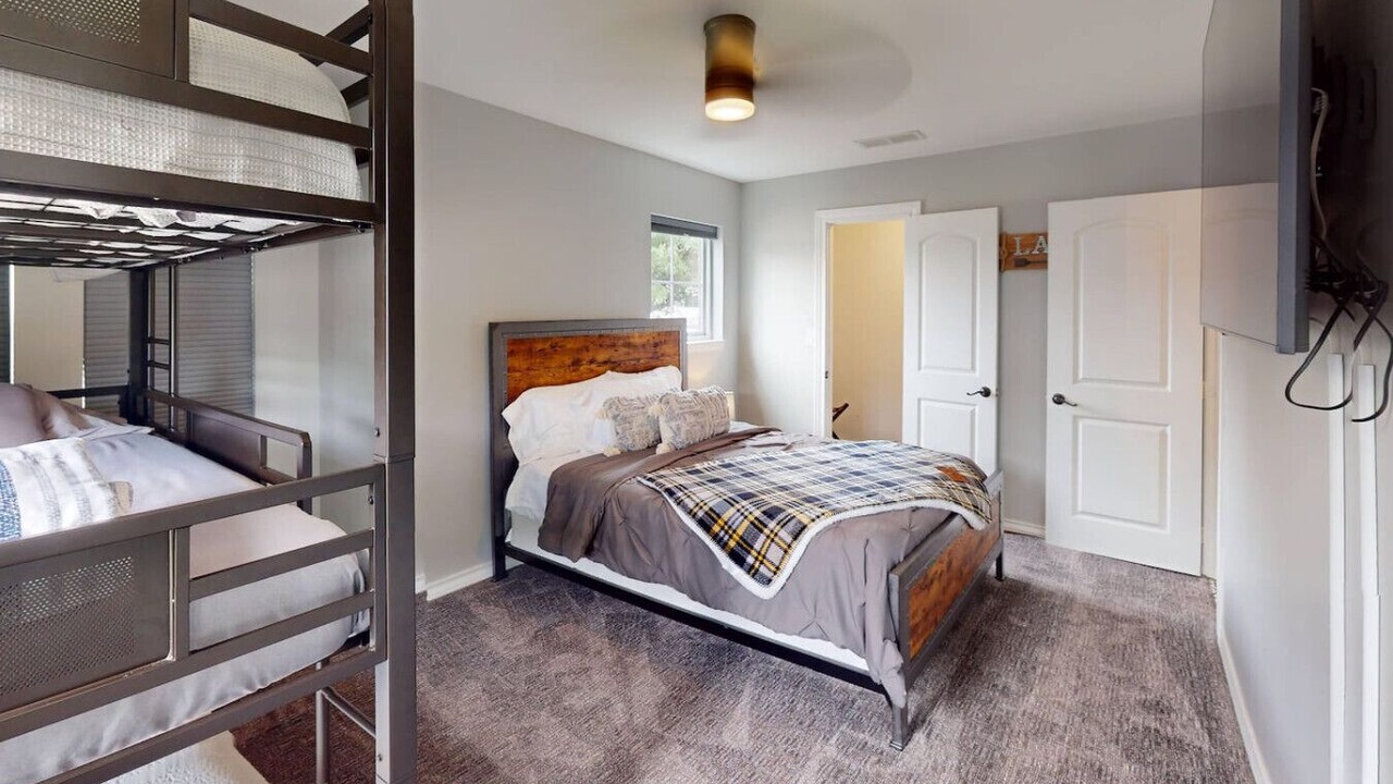 Photo of Bedroom in Lakewood Village