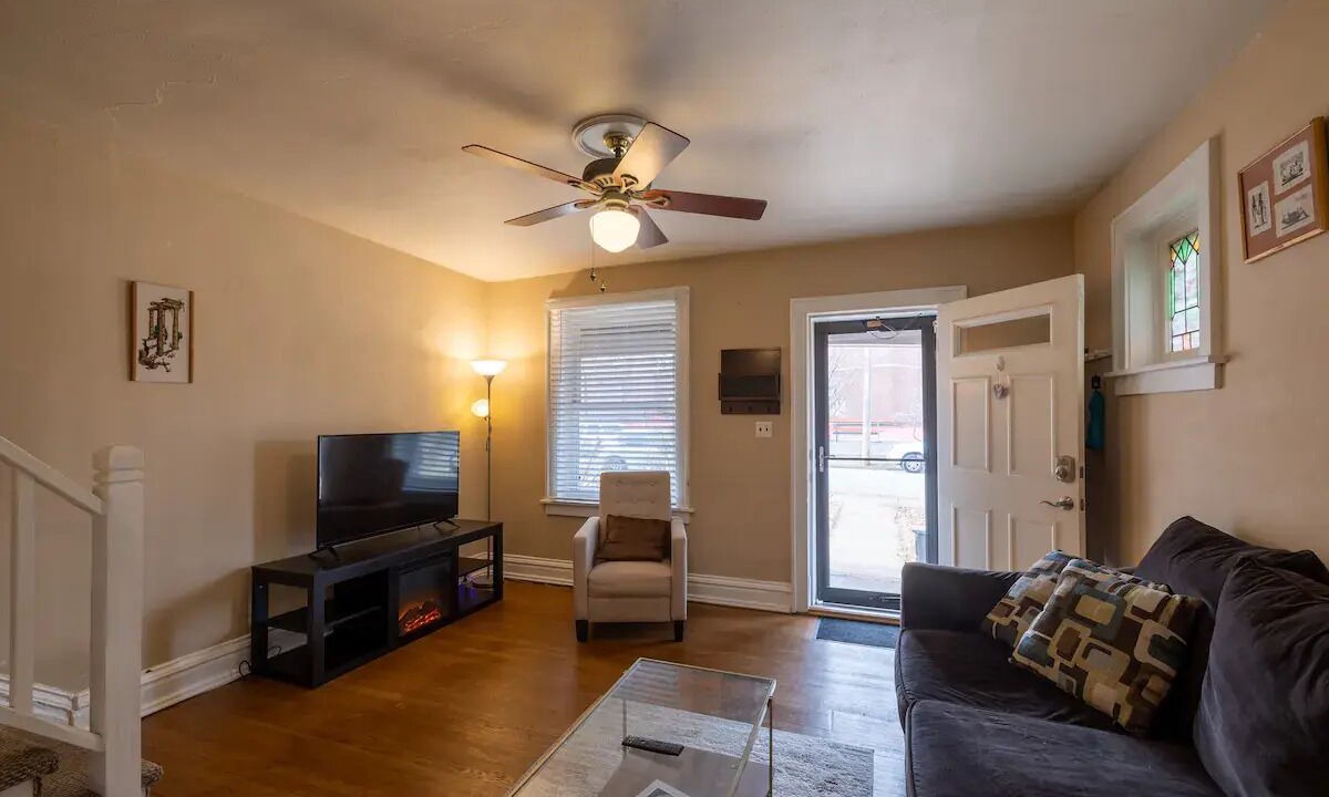 Photo of Livingroom in Clifton Heights