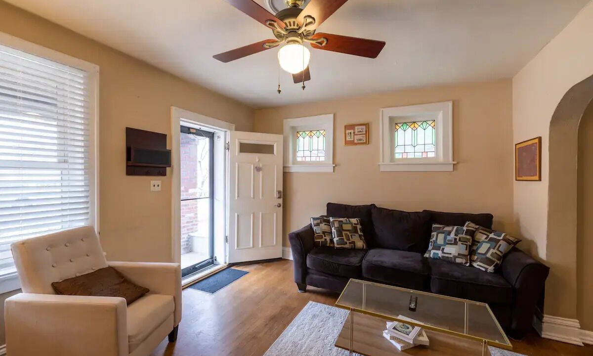 Photo of Livingroom in Clifton Heights