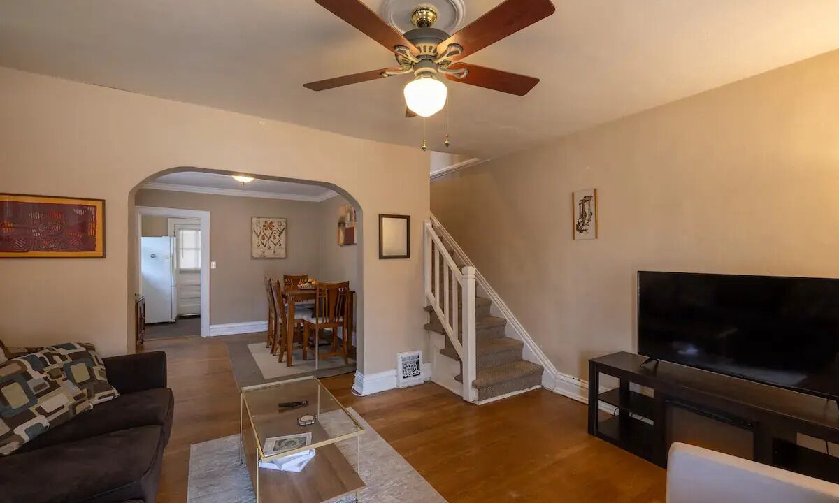 Photo of Livingroom in Clifton Heights