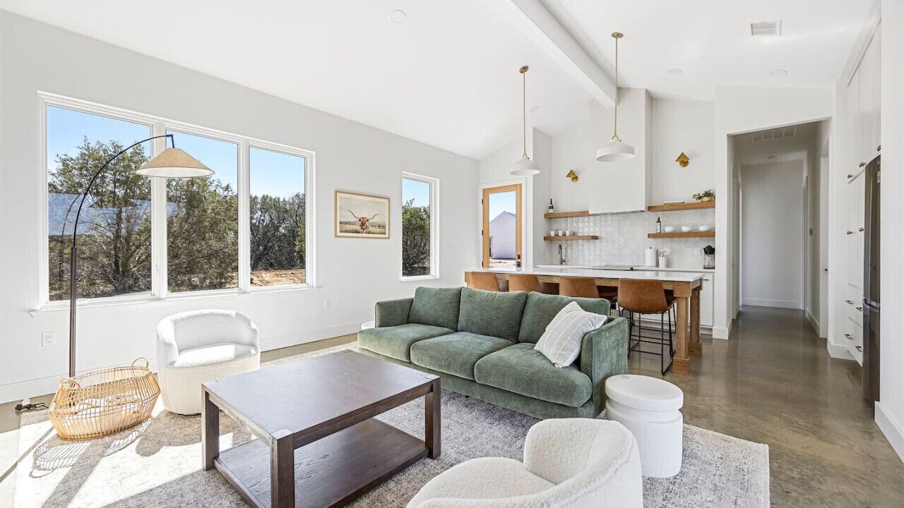 Photo of Livingroom in Thurber