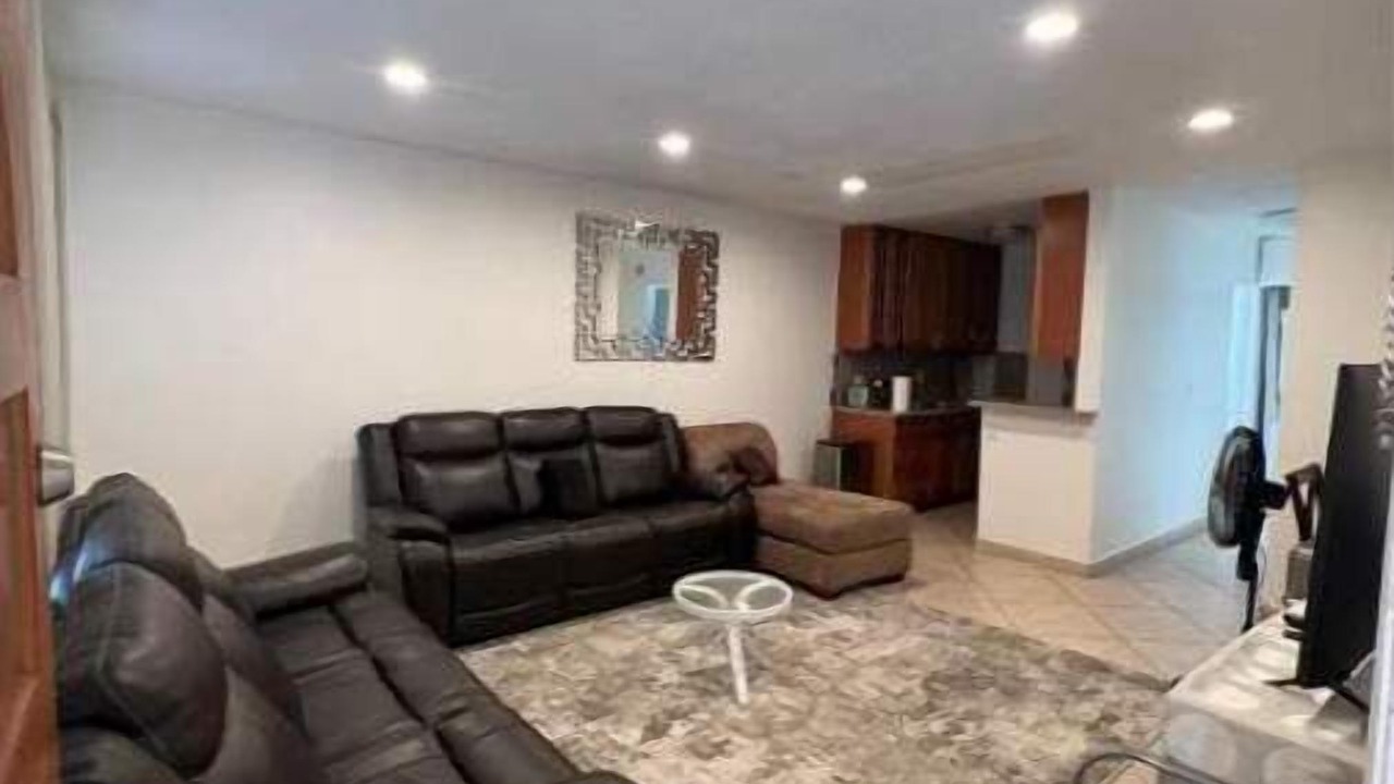 Photo of Livingroom in Del Rey