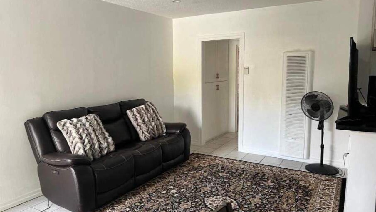 Photo of Livingroom in Del Rey