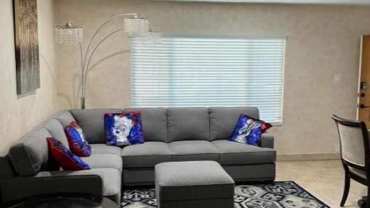 Photo of Livingroom in Del Rey
