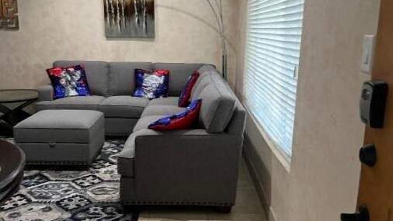Photo of Livingroom in Del Rey