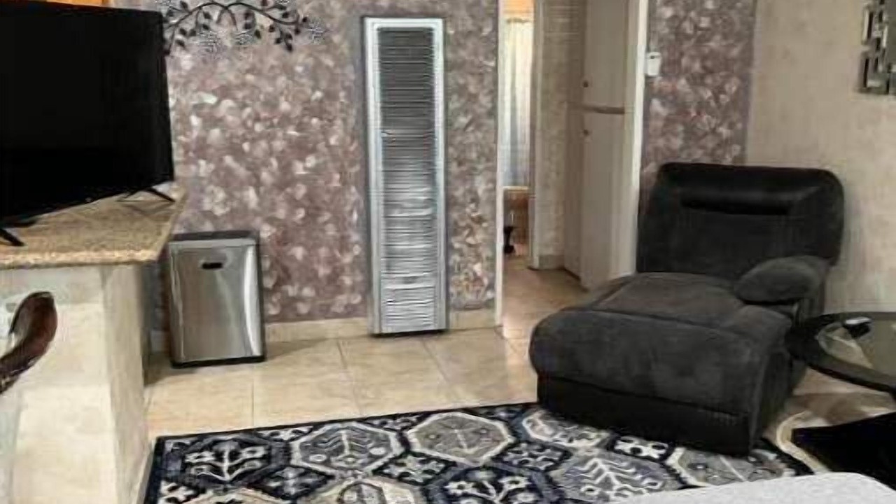 Photo of Livingroom in Del Rey