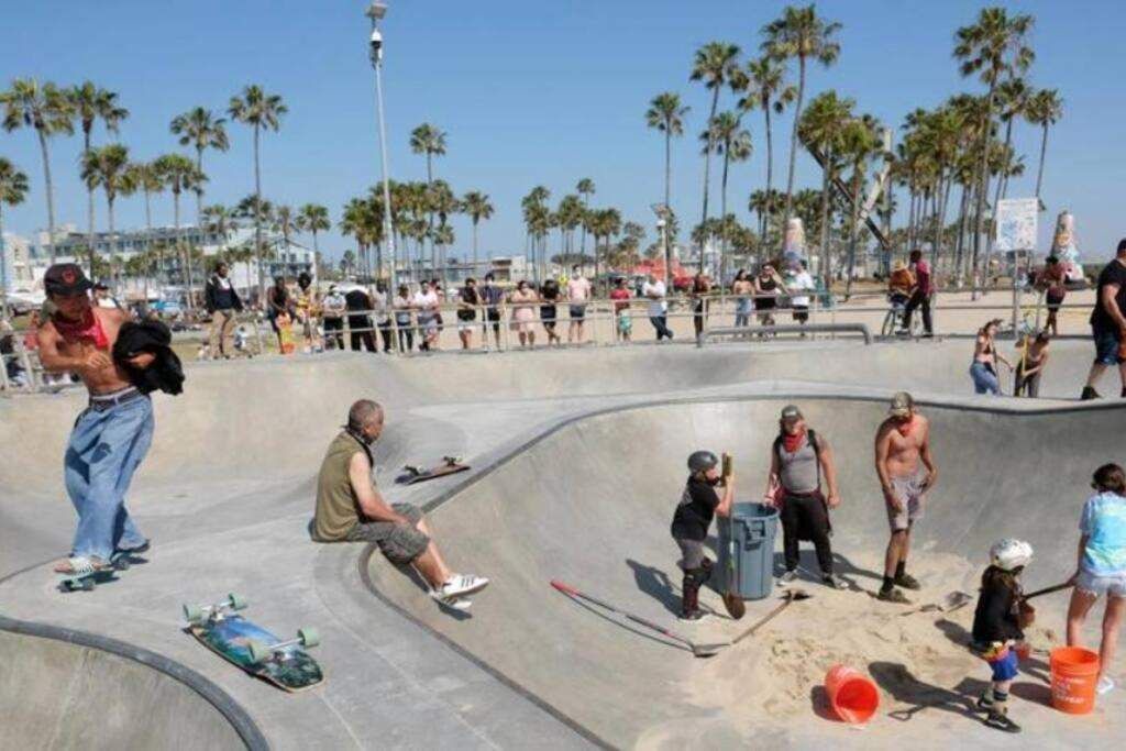 Photo of Others in Del Rey