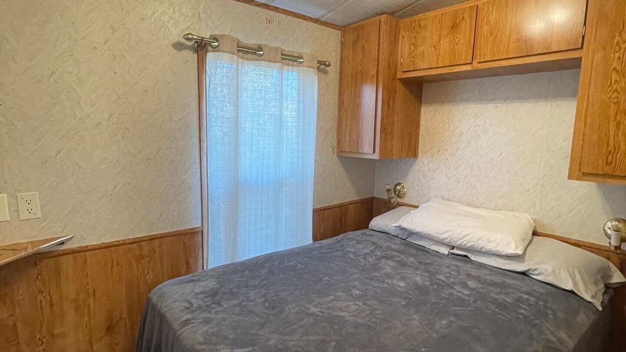 Photo of Bedroom in Pine Grove