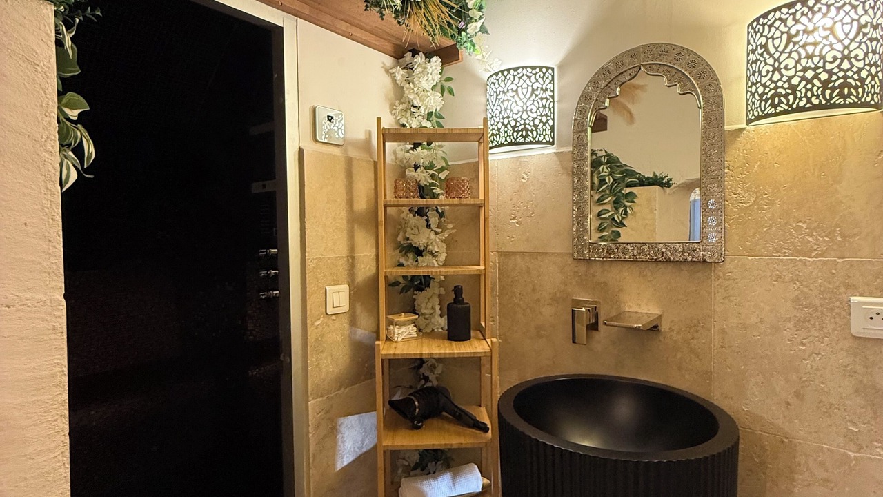 Photo of Bathroom in Auriol
