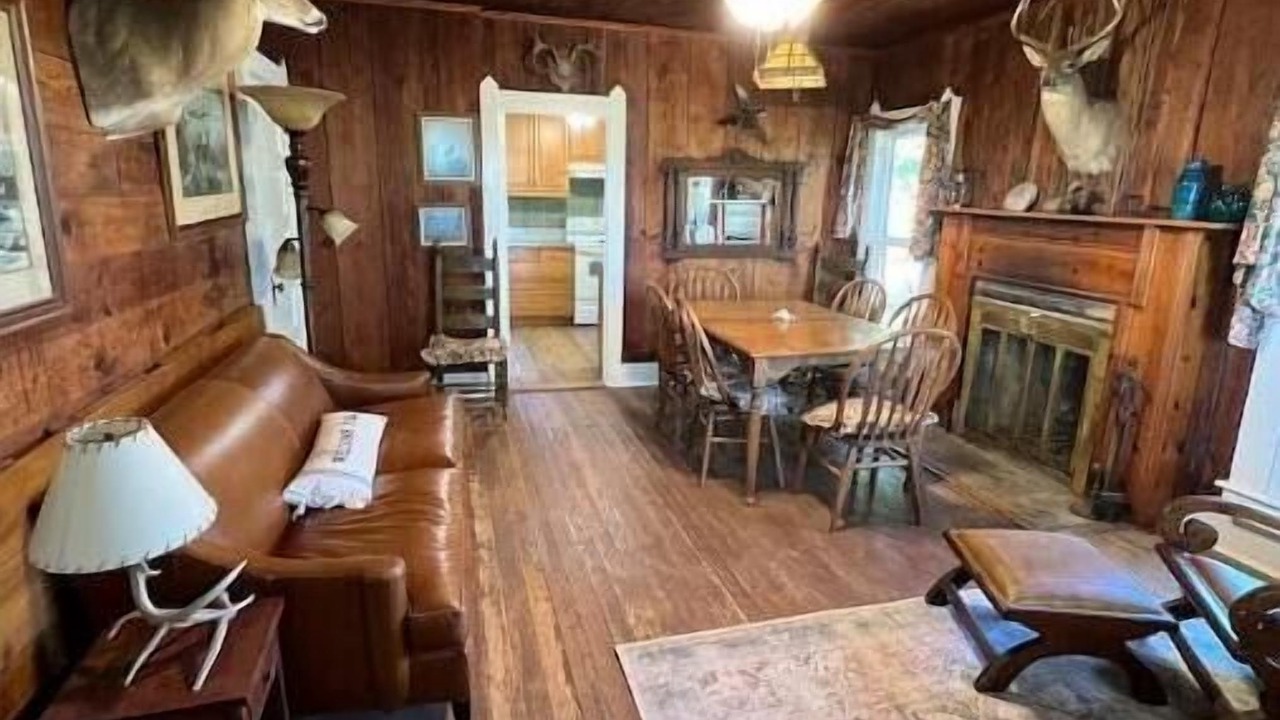 Photo of Livingroom in Mullin