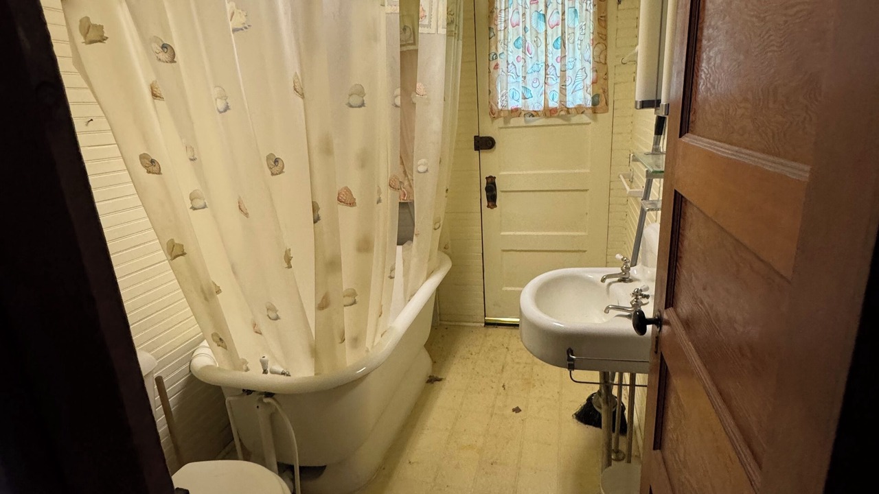 Photo of Bathroom in Port Douglass