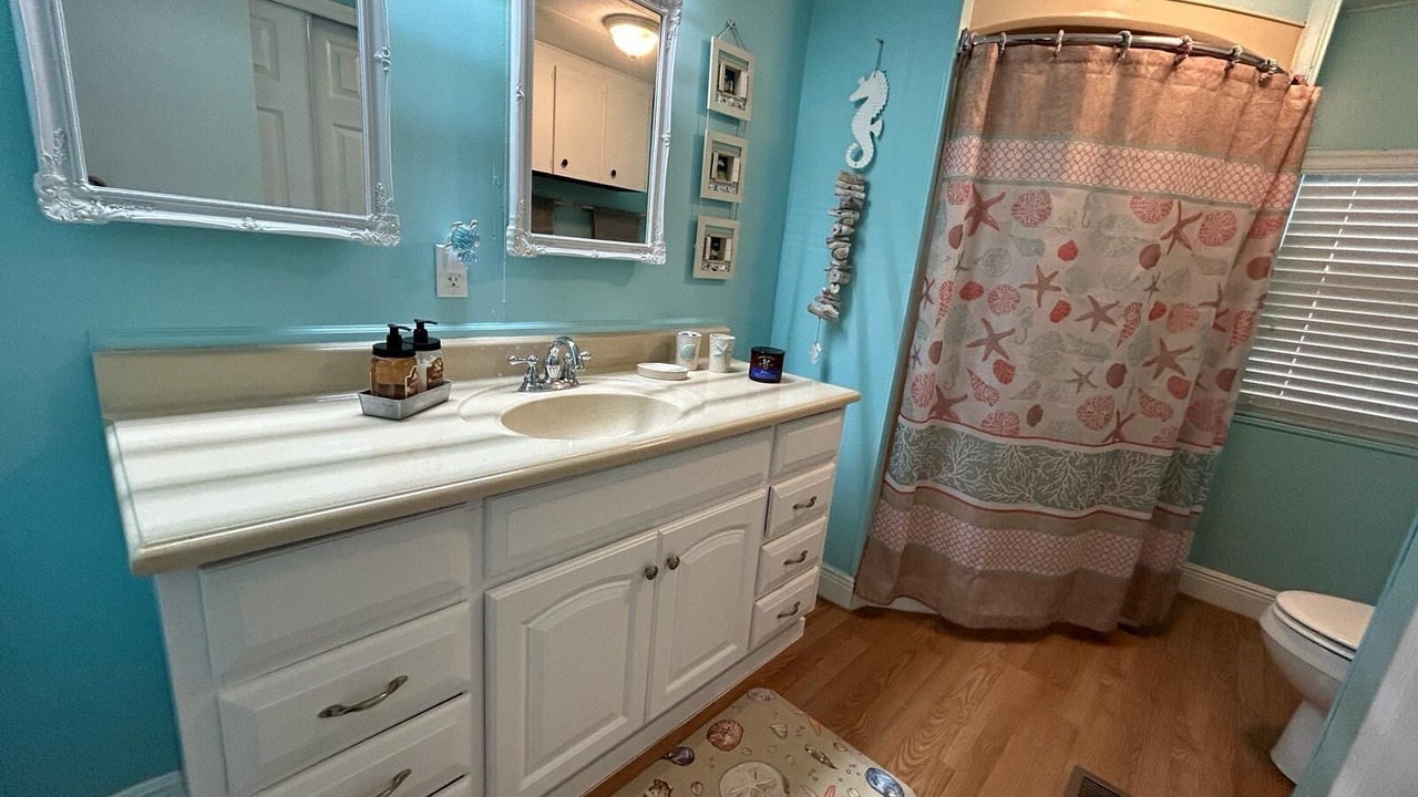 Photo of Bathroom in Cross Key Waterways