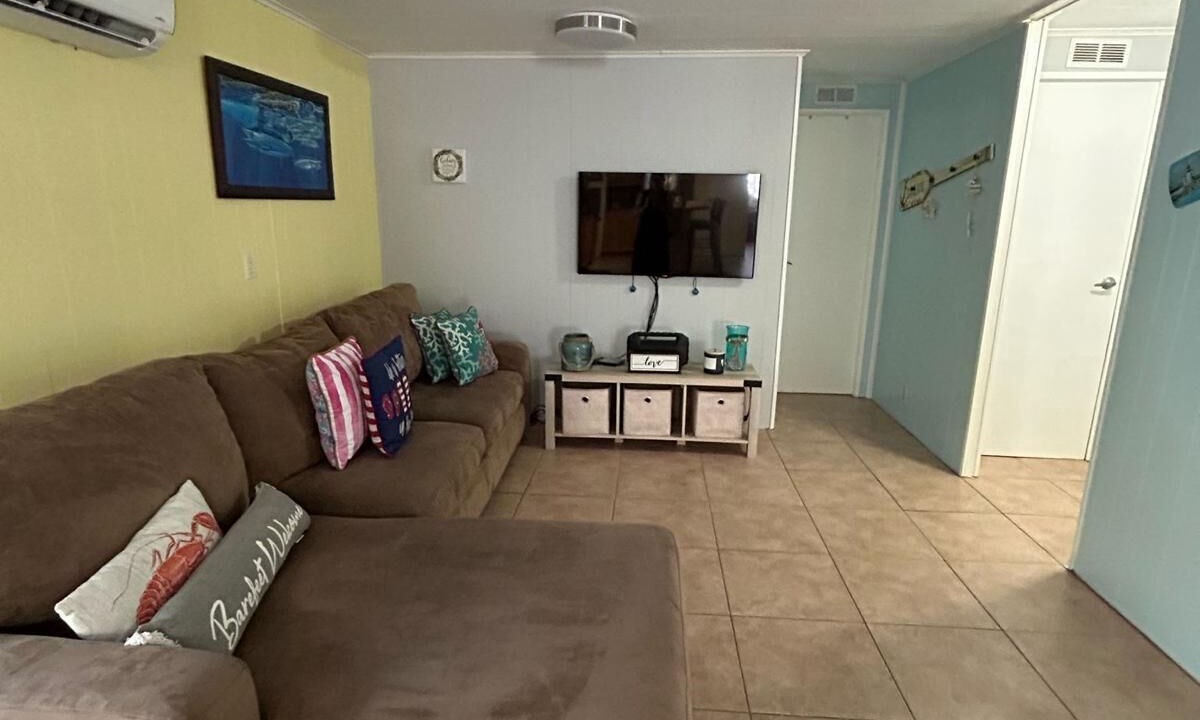 Photo of Livingroom in Cross Key Waterways