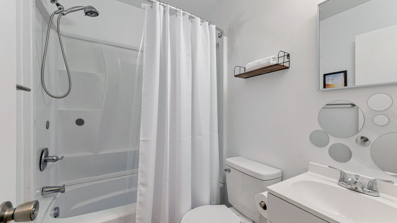 Photo of Bathroom in North Camellia Acres