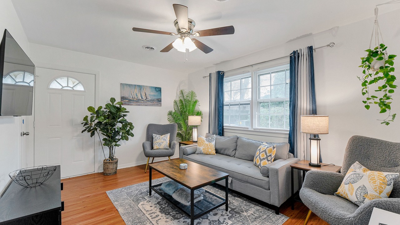Photo of Livingroom in North Camellia Acres