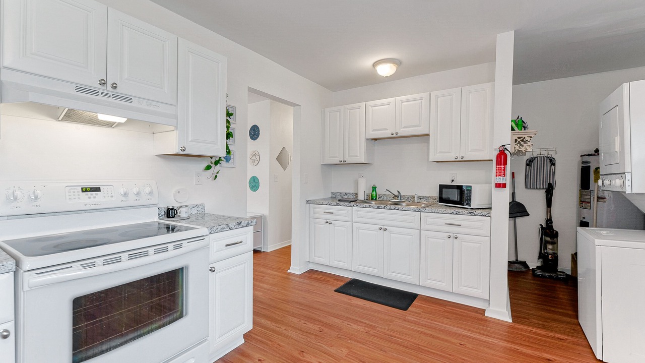 Photo of Kitchen in North Camellia Acres