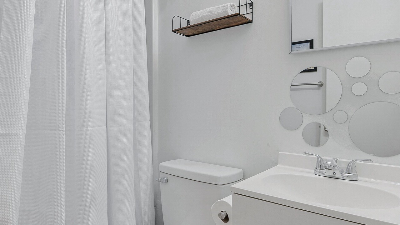 Photo of Bathroom in North Camellia Acres