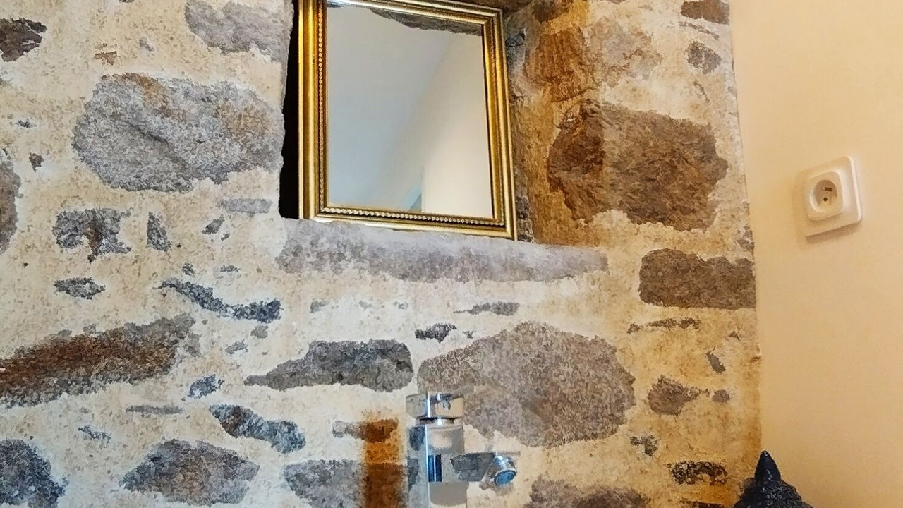 Photo of Bathroom in Lege
