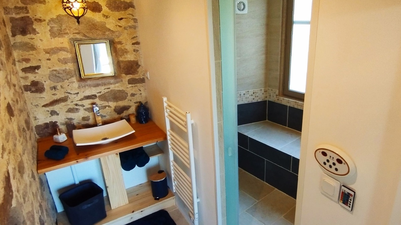 Photo of Bathroom in Lege