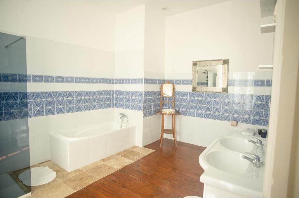 Photo of Bathroom in La Bastide-de-Serou