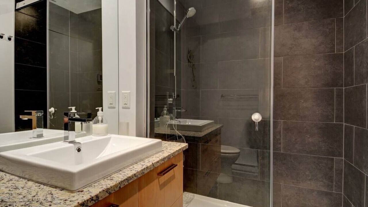 Photo of Bathroom in Vieux-Quebec-Cap-Blanc-colline Parlementaire