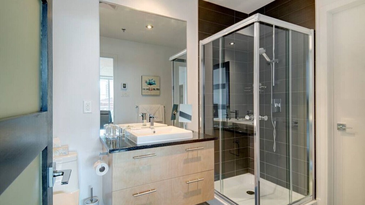 Photo of Bathroom in Vieux-Quebec-Cap-Blanc-colline Parlementaire