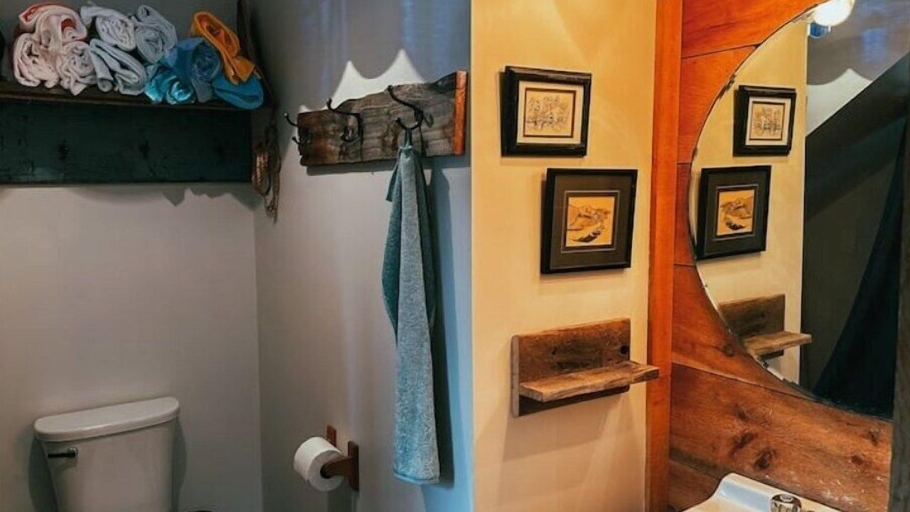 Photo of Bathroom in Broadbent