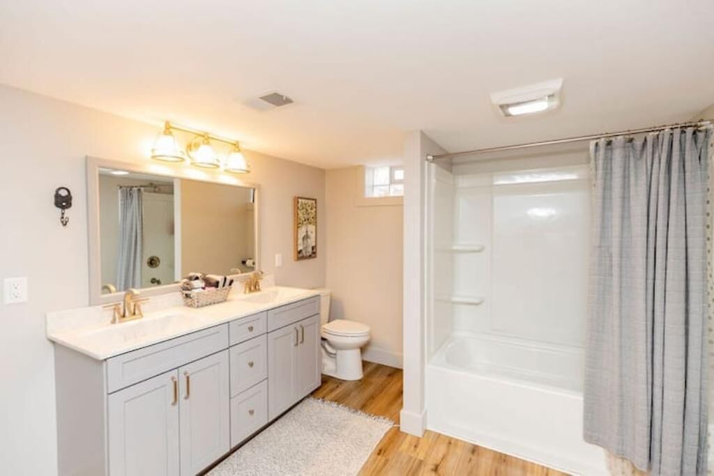 Photo of Bathroom in Lakeside