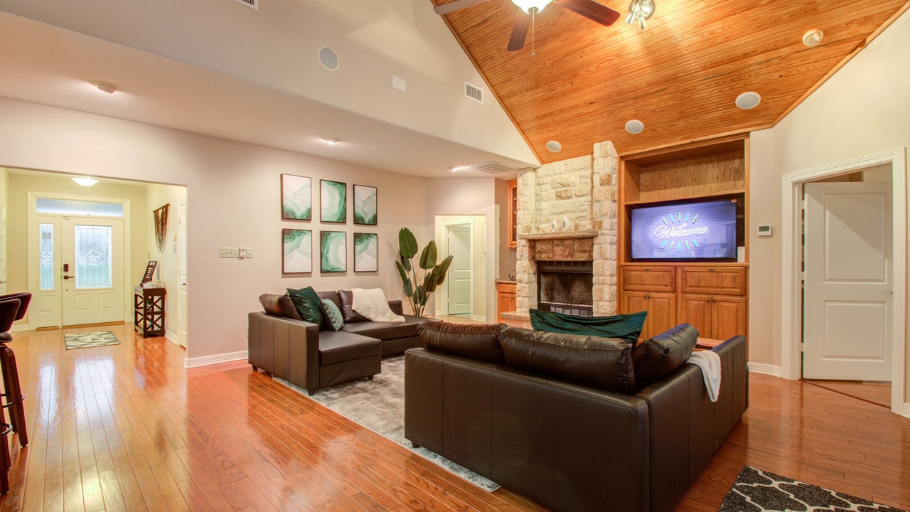 Photo of Livingroom in Pointblank