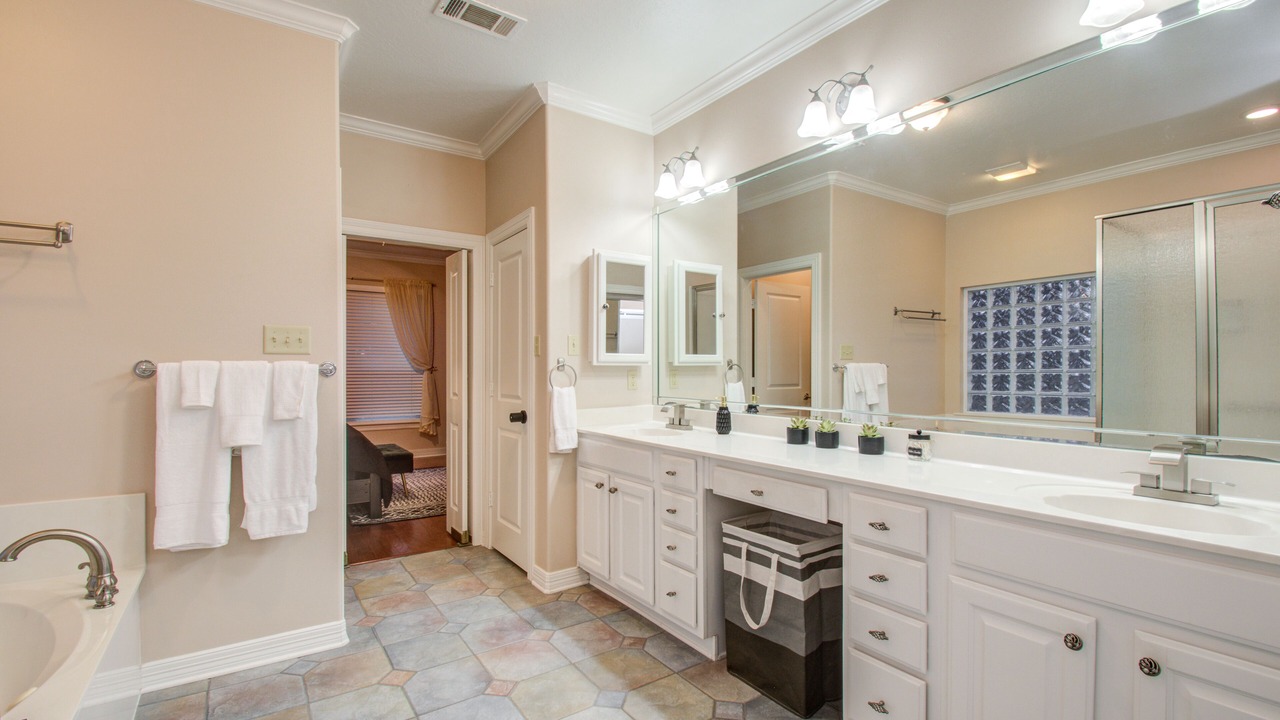 Photo of Bathroom in Pointblank