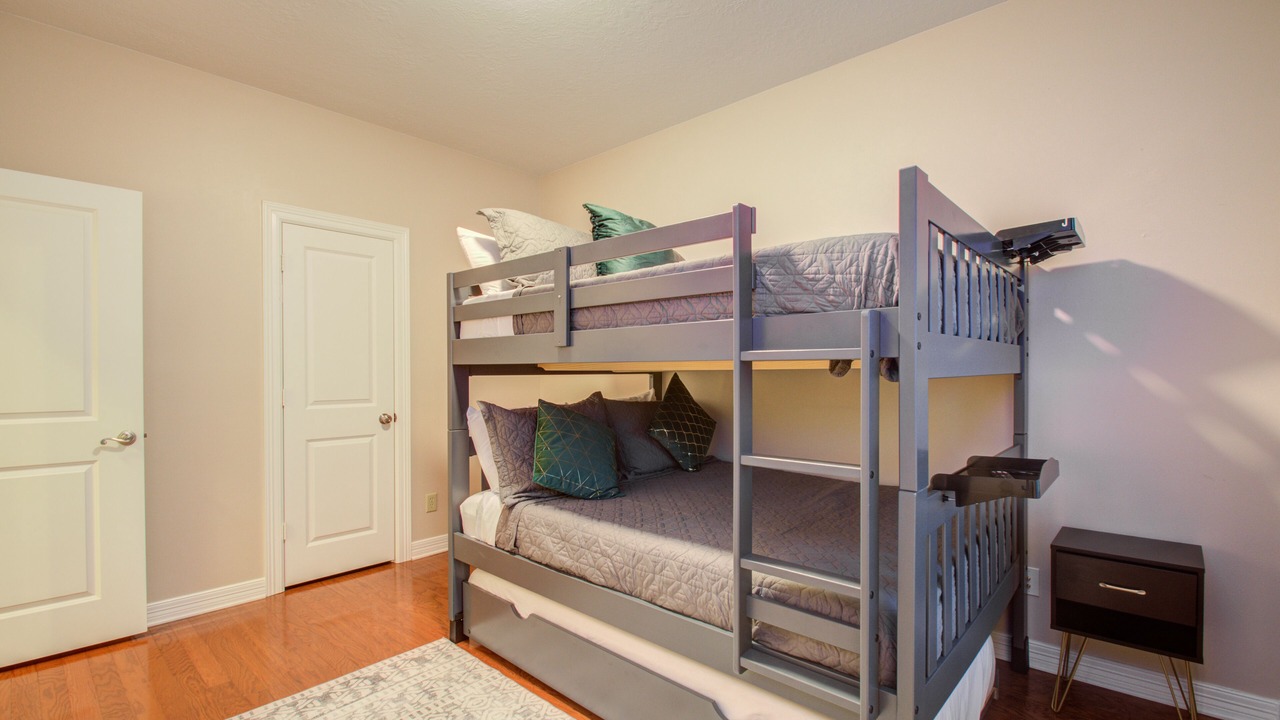 Photo of Bedroom in Pointblank