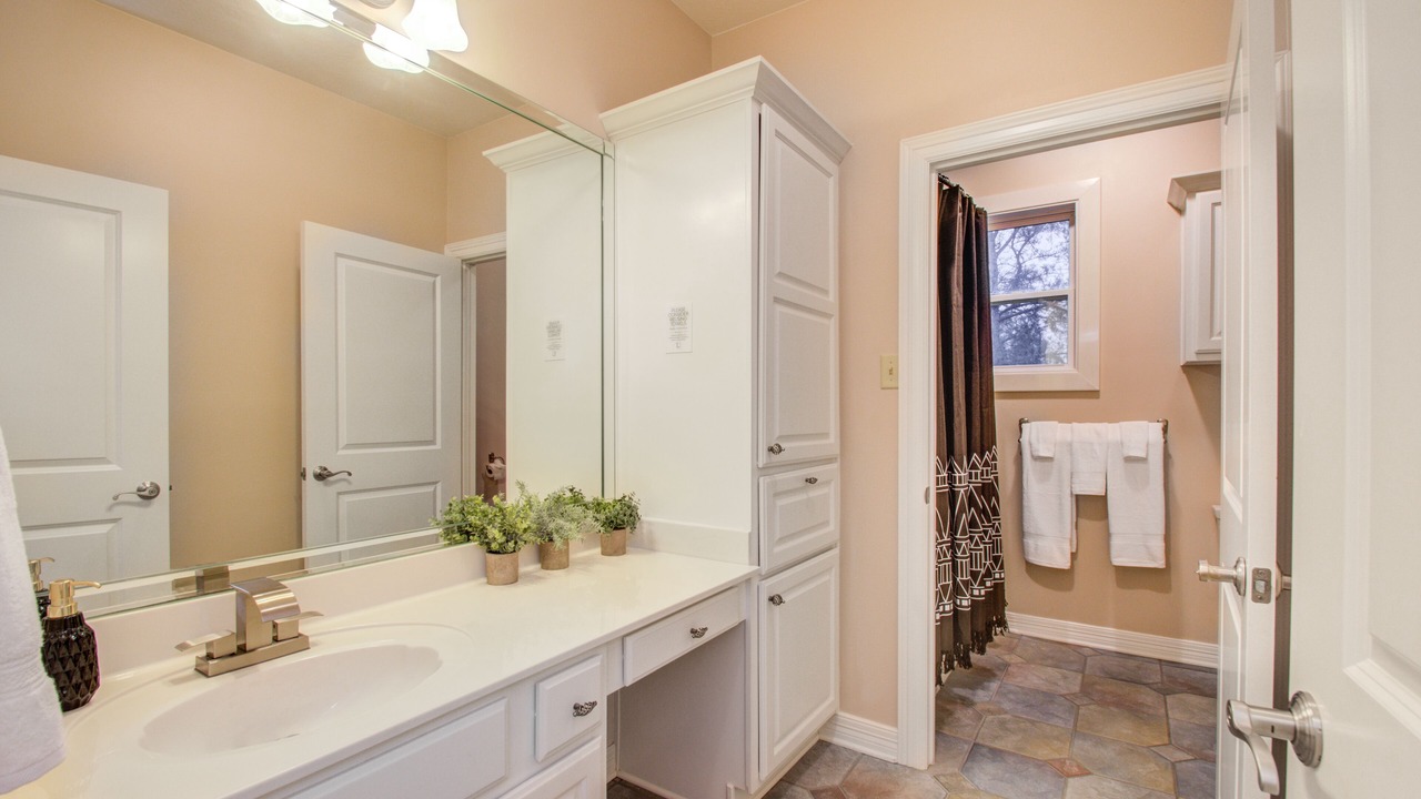 Photo of Bathroom in Pointblank